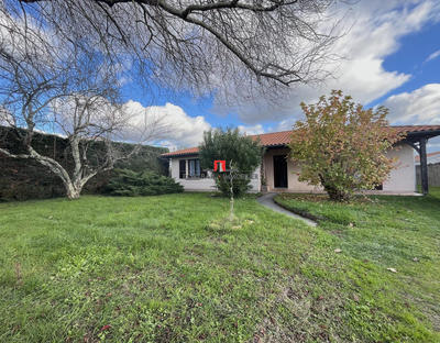 Maison - 95 m² - 4 pièces