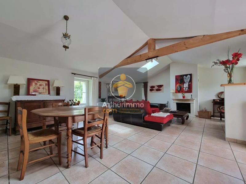 Maison - 197 m² - 7 pièces