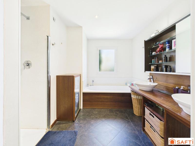 Maison - 170 m² - 5 pièces