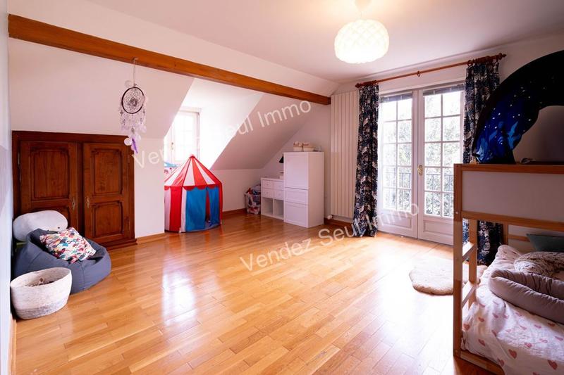 Maison traditionnelle - 223 m² - 7 pièces
