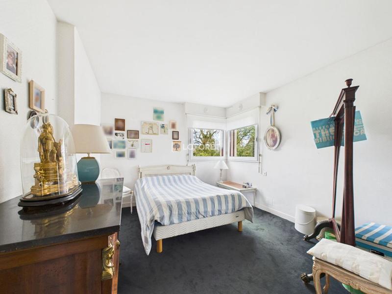 Maison - 252 m² - 12 pièces