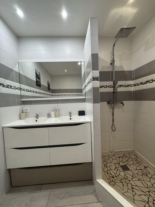 Appartement - 70 m² - 3 pièces