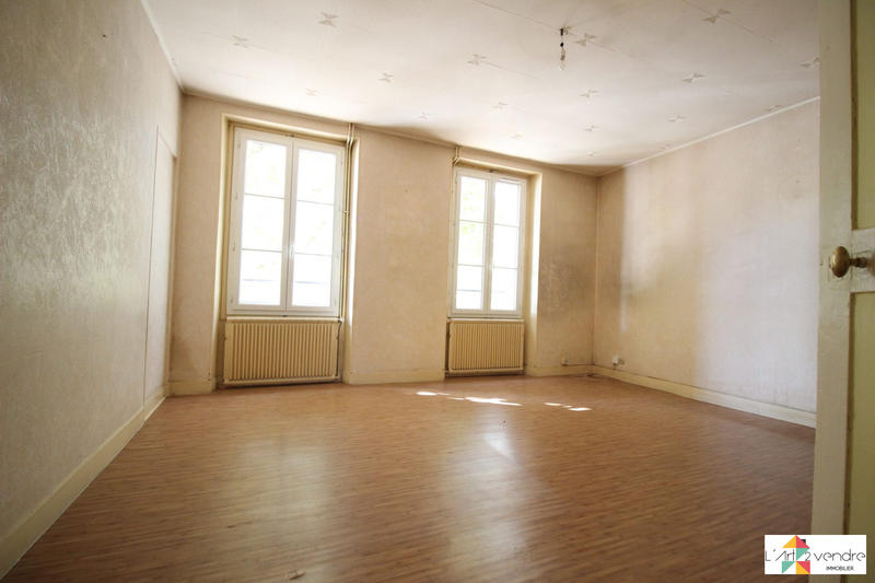 Maison traditionnelle - 165 m² - 8 pièces