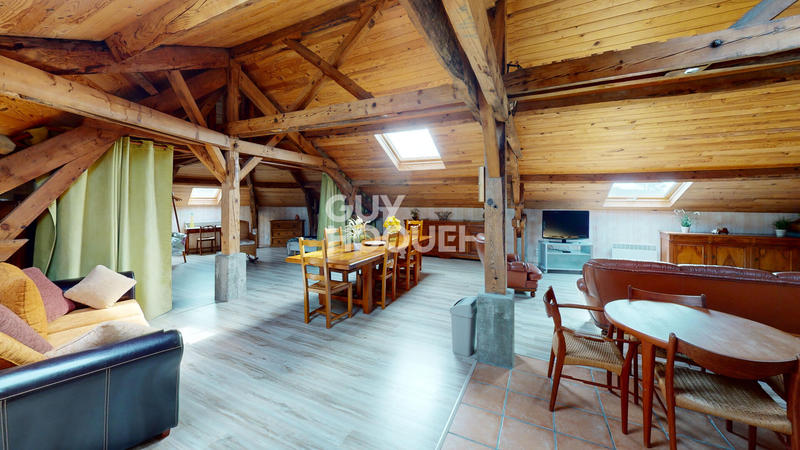 Loft - 80 m² - 4 pièces