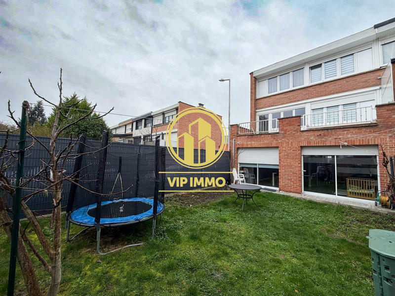 Maison - 111 m² - 7 pièces