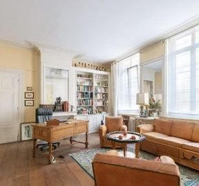 Maison - 374 m² - 10 pièces