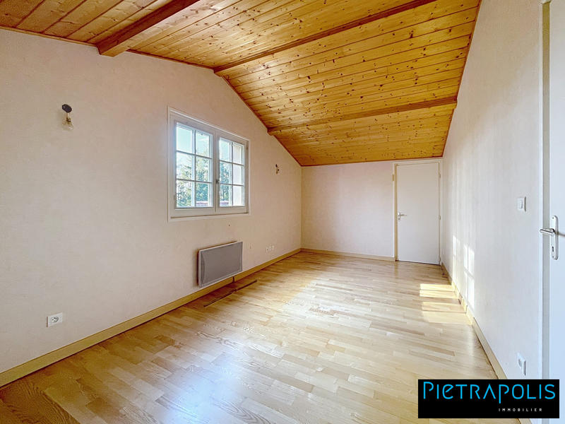 Maison - 245 m² - 10 pièces