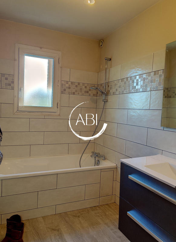 Maison traditionnelle - 115 m² - 4 pièces