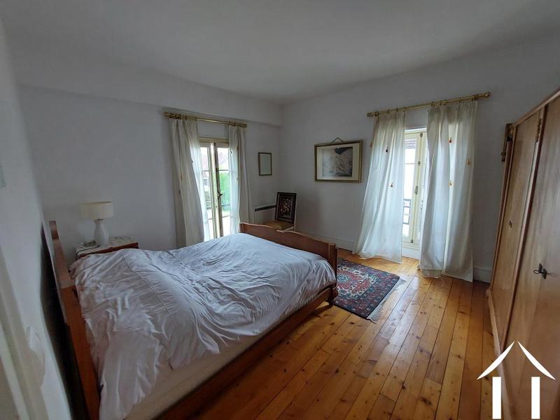 Maison - 215 m² - 6 pièces