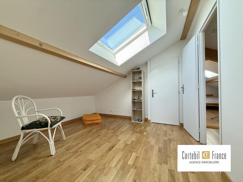 Maison - 193 m² - 5 pièces