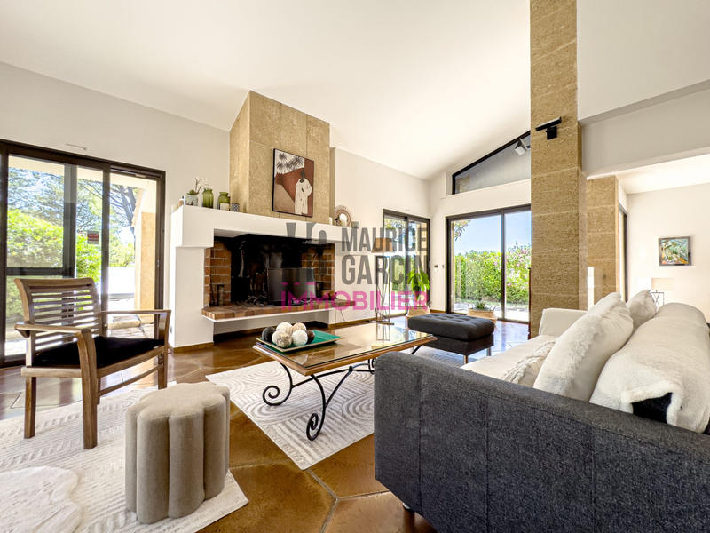 Maison - 211 m² - 6 pièces