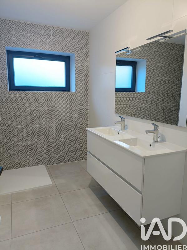 Maison - 248 m² - 8 pièces