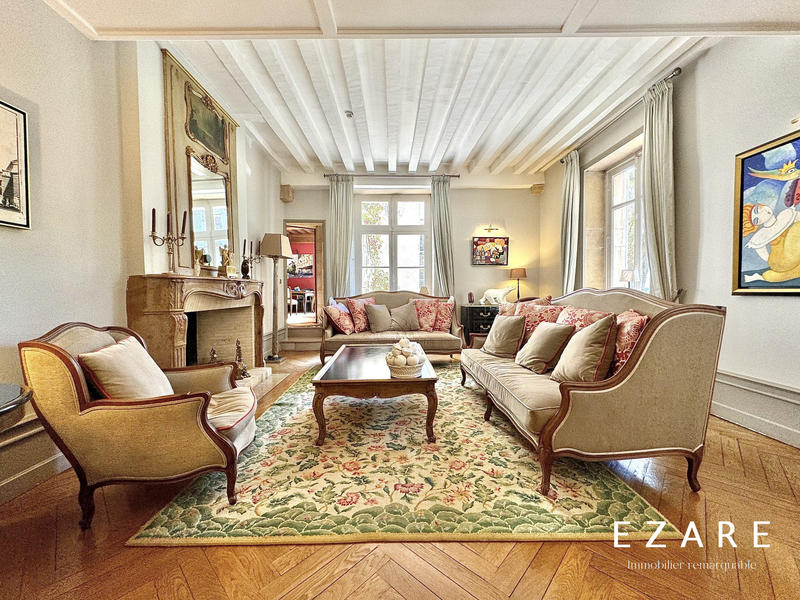 Maison - 380 m² - 11 pièces