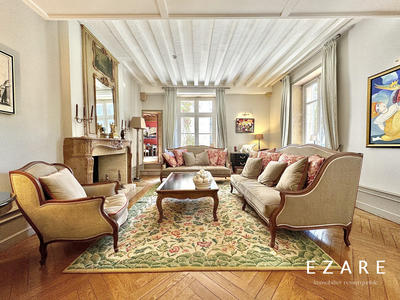 Maison - 380 m² - 11 pièces