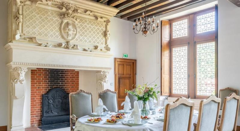 Manoir - 2 100 m² - 40 pièces