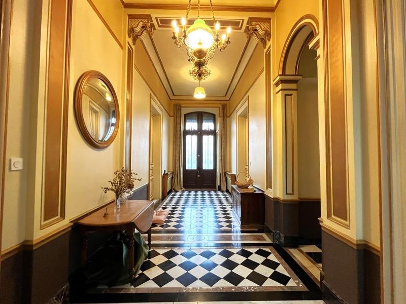 Maison bourgeoise - 326 m² - 9 pièces