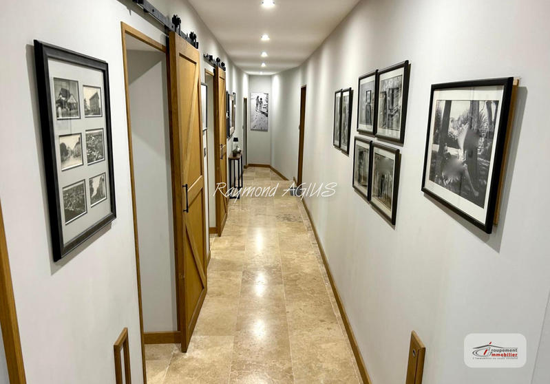 Maison - 292 m² - 11 pièces