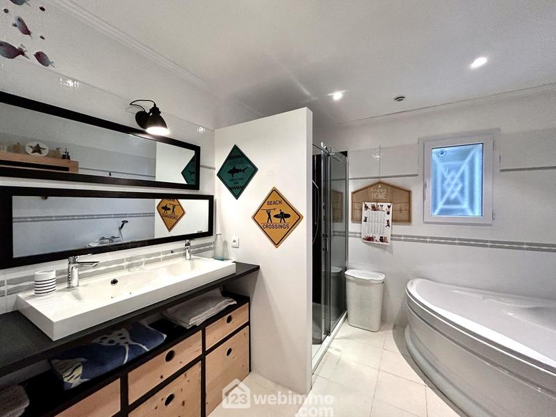 Maison - 206 m² - 6 pièces