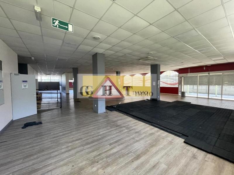 Local commercial - 846 m²