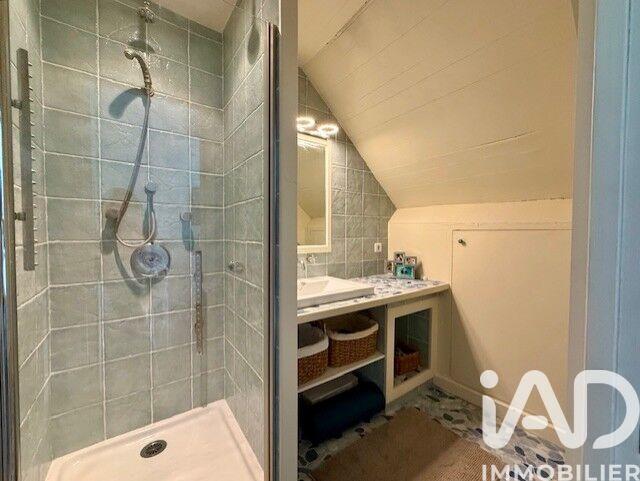 Maison - 210 m² - 7 pièces