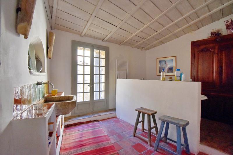 Maison - 400 m² - 12 pièces