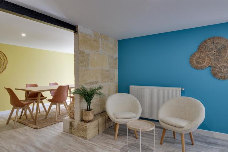 Remise - 350 m² - 15 pièces