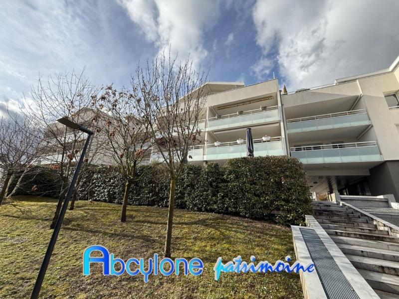 Appartement - 82 m² - 3 pièces