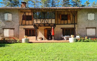 Maison - 416 m² - 11 pièces