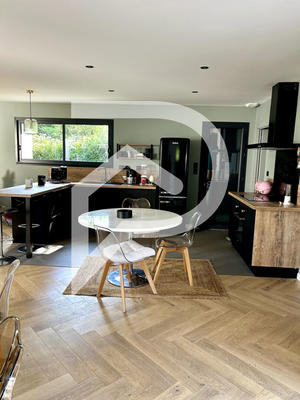 Maison - 108 m² - 4 pièces