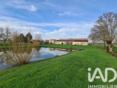 Maison - 213 m² - 9 pièces