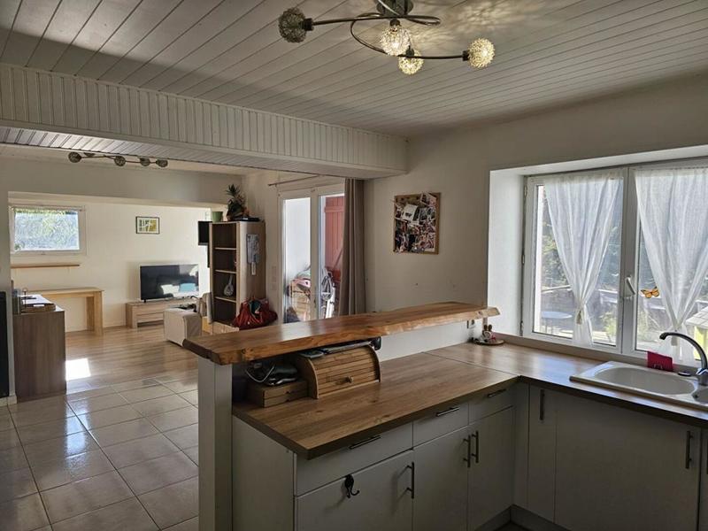 Maison - 99 m² - 4 pièces