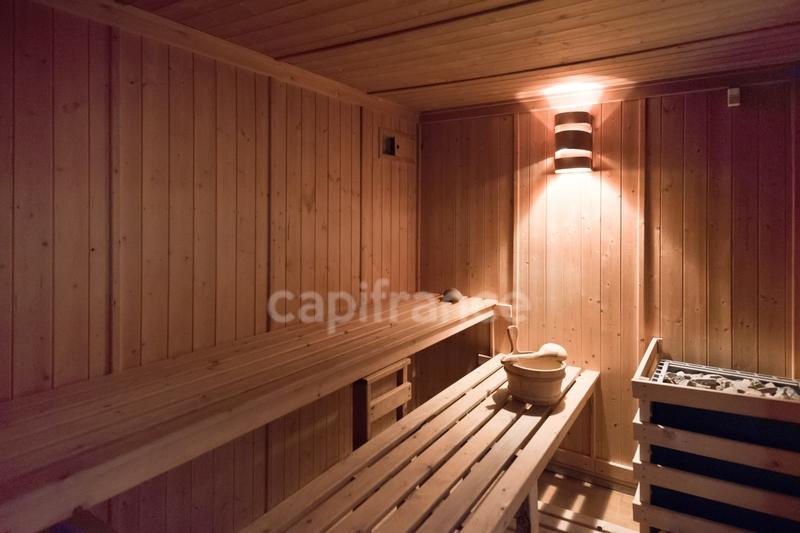 Propriété - 321 m² - 10 pièces