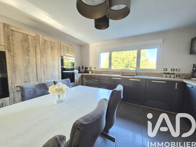 Maison - 122 m² - 5 pièces