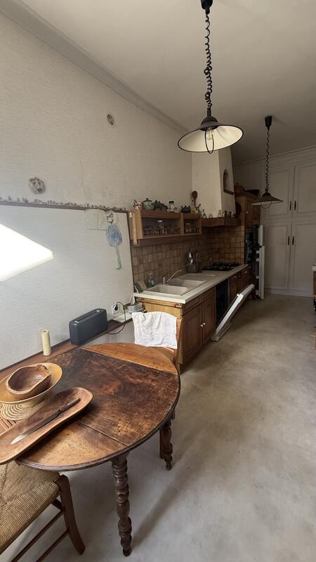 Maison - 260 m² - 11 pièces