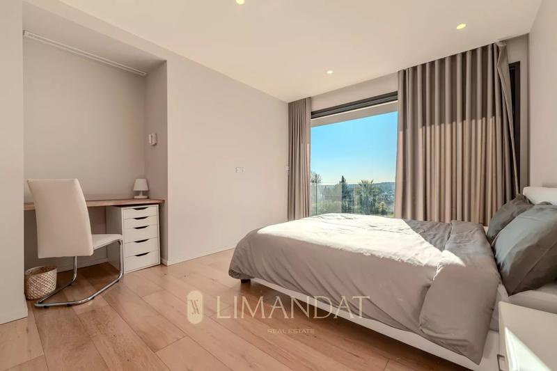 Villa - 275 m² - 7 pièces