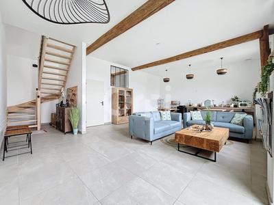 Maison - 236 m² - 7 pièces