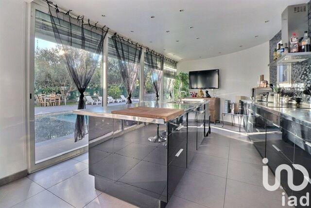 Maison - 279 m² - 7 pièces