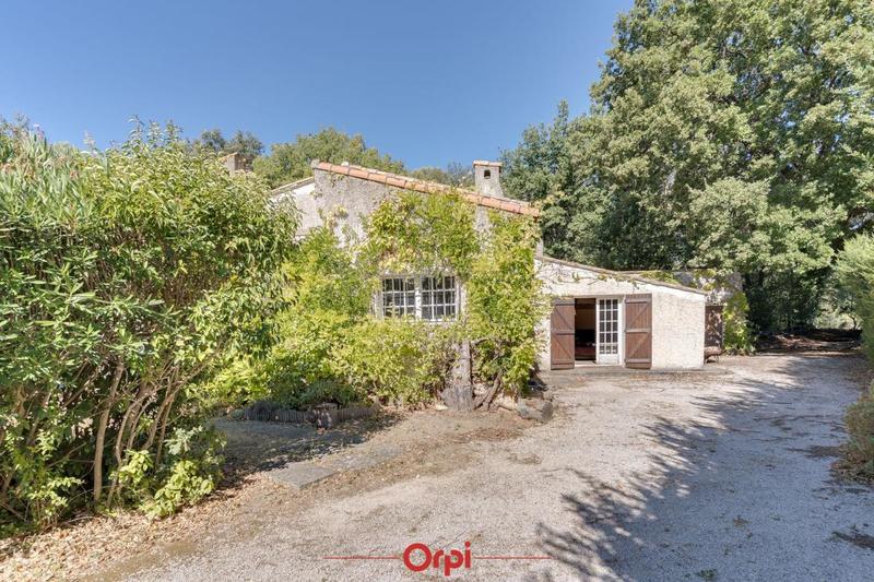 Propriété - 205 m² - 6 pièces