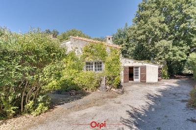 Propriété - 205 m² - 6 pièces