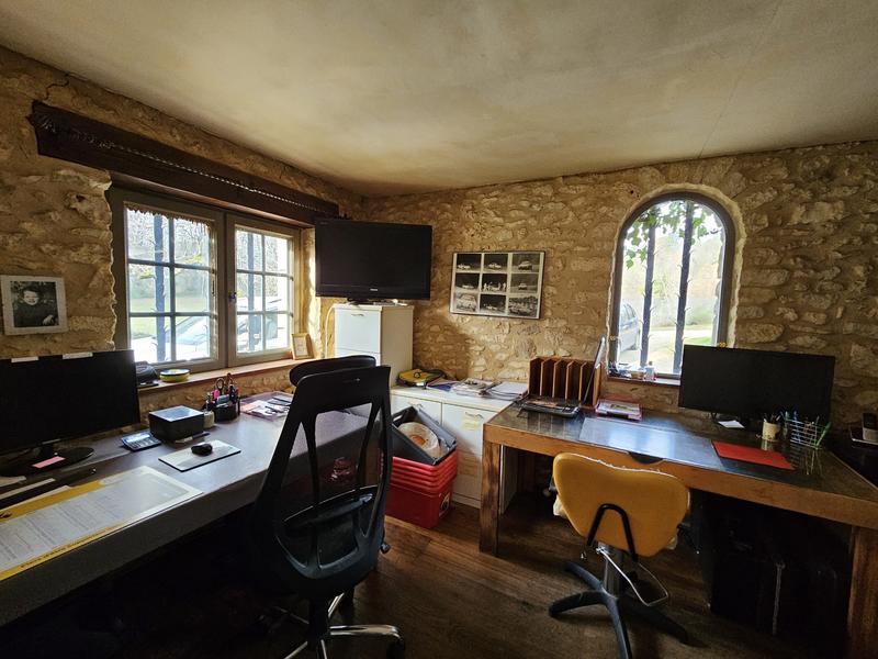 Maison traditionnelle - 240 m² - 7 pièces