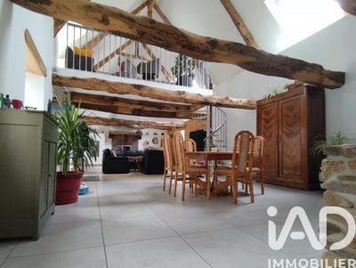 Maison - 210 m² - 8 pièces