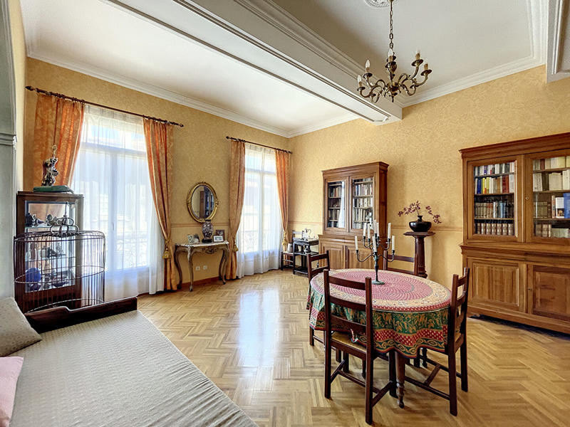 Appartement - 207 m² - 5 pièces