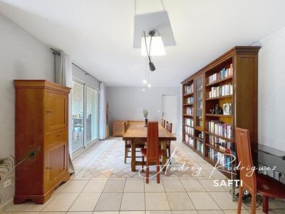 Maison - 224 m² - 10 pièces