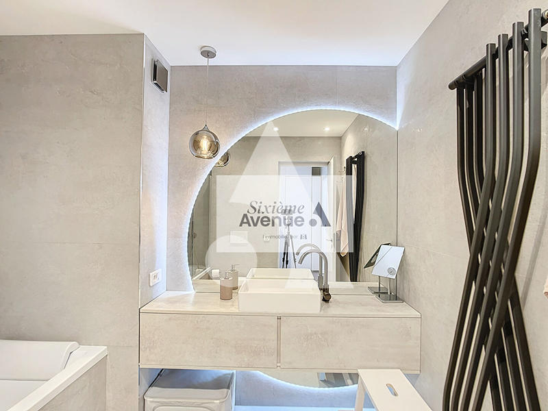 Appartement - 75 m² - 3 pièces