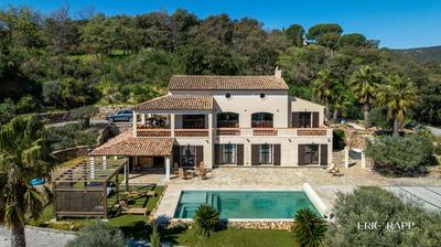 Villa - 247 m² - 6 pièces