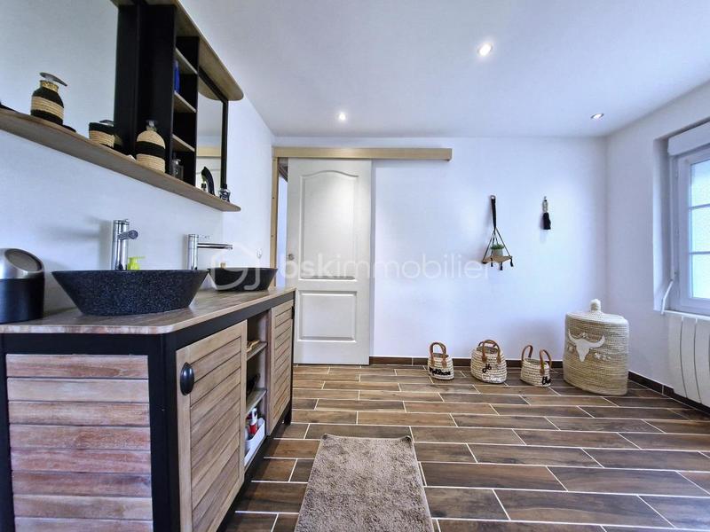 Maison de village - 239 m² - 9 pièces