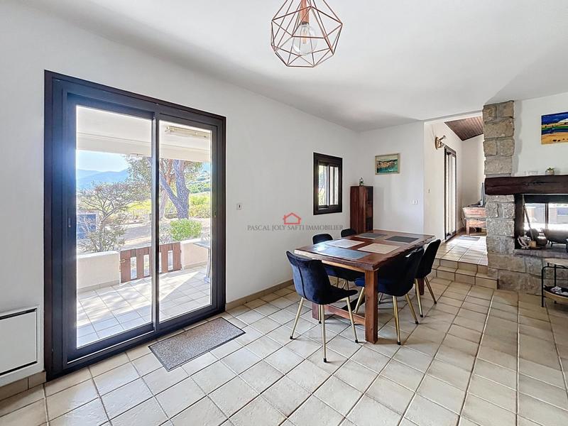 Maison - 138 m² - 6 pièces