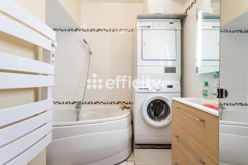 Appartement - 99 m² - 4 pièces