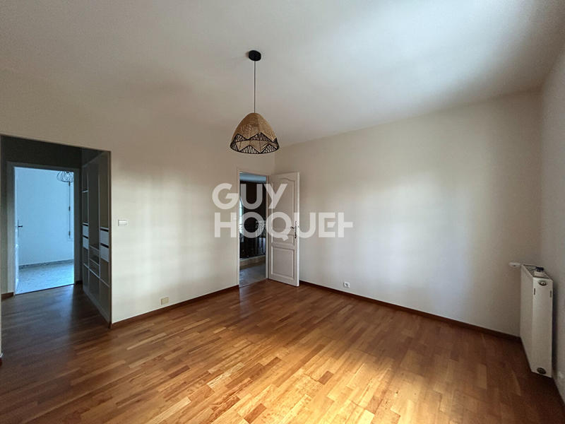 Maison - 241 m² - 7 pièces