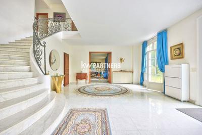 Maison - 498 m² - 14 pièces